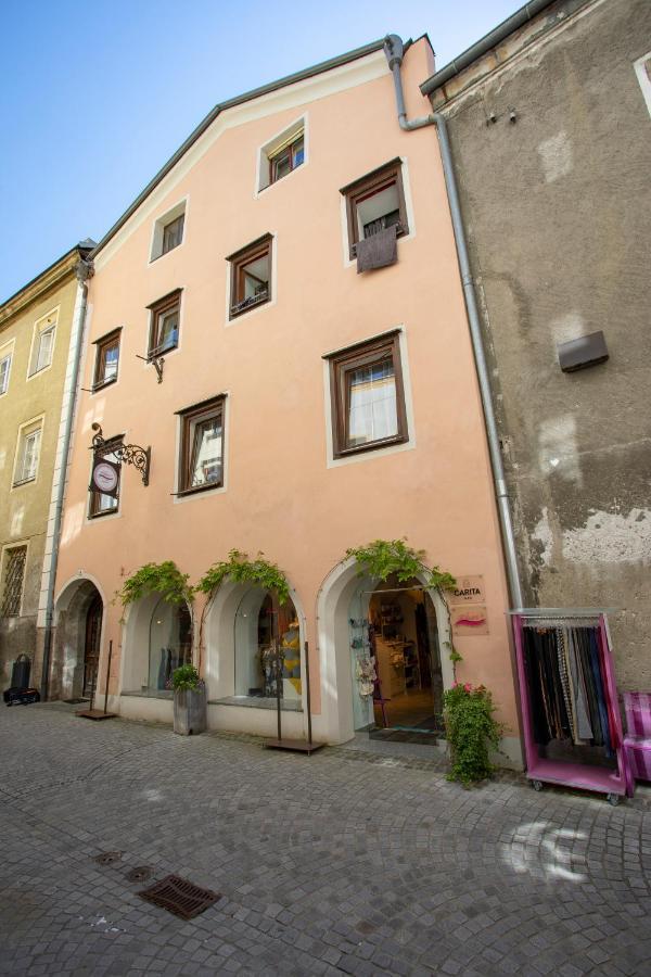 Traditional Old Town Apartment Hall in Tirol Exterior photo